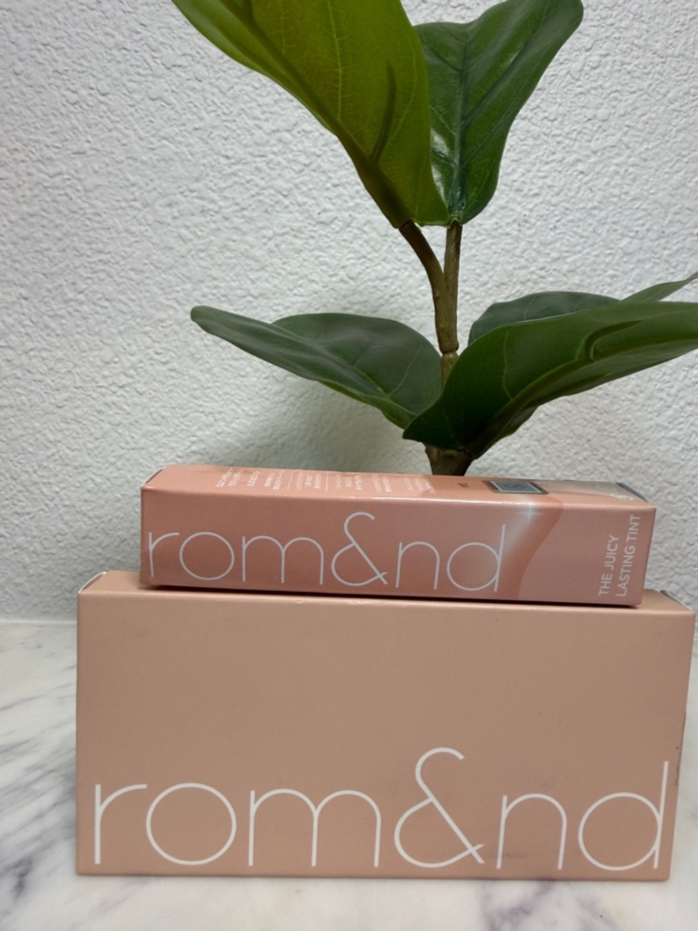 NWOT rom&nd Eye shadow and Lip Tint